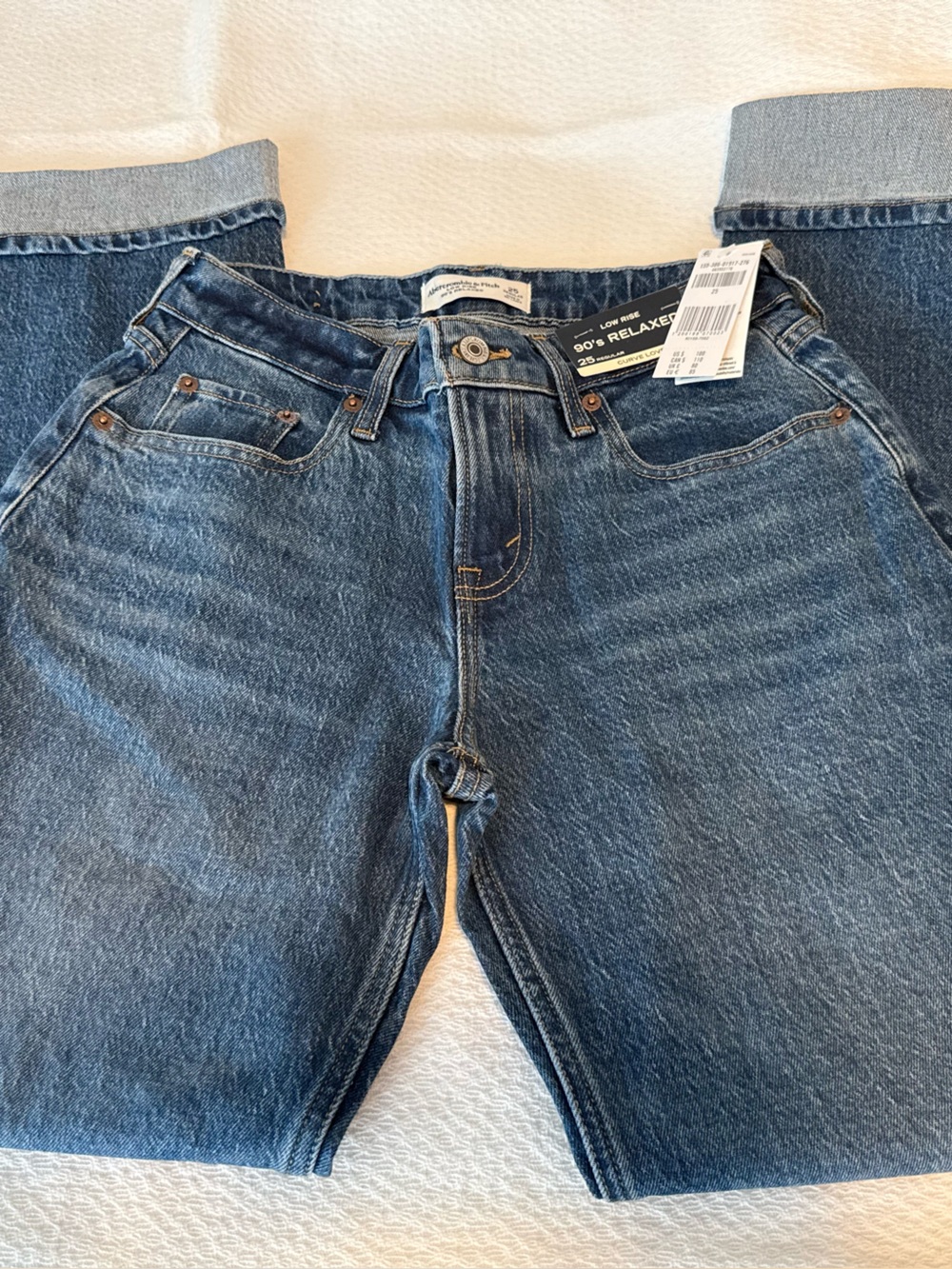 Abercrombie & Fitch 90’s relaxed fit low rise curve love Jeans.